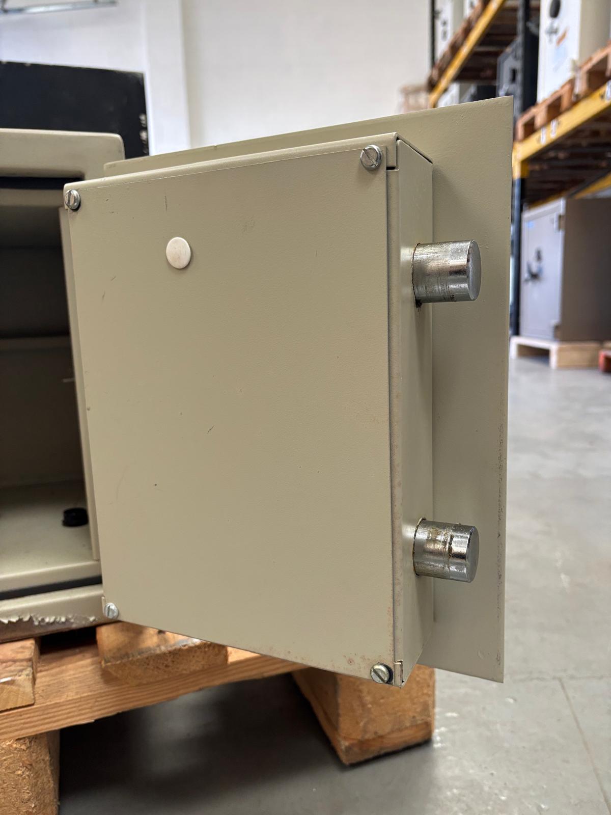 Dudley MK 2 - Image 2